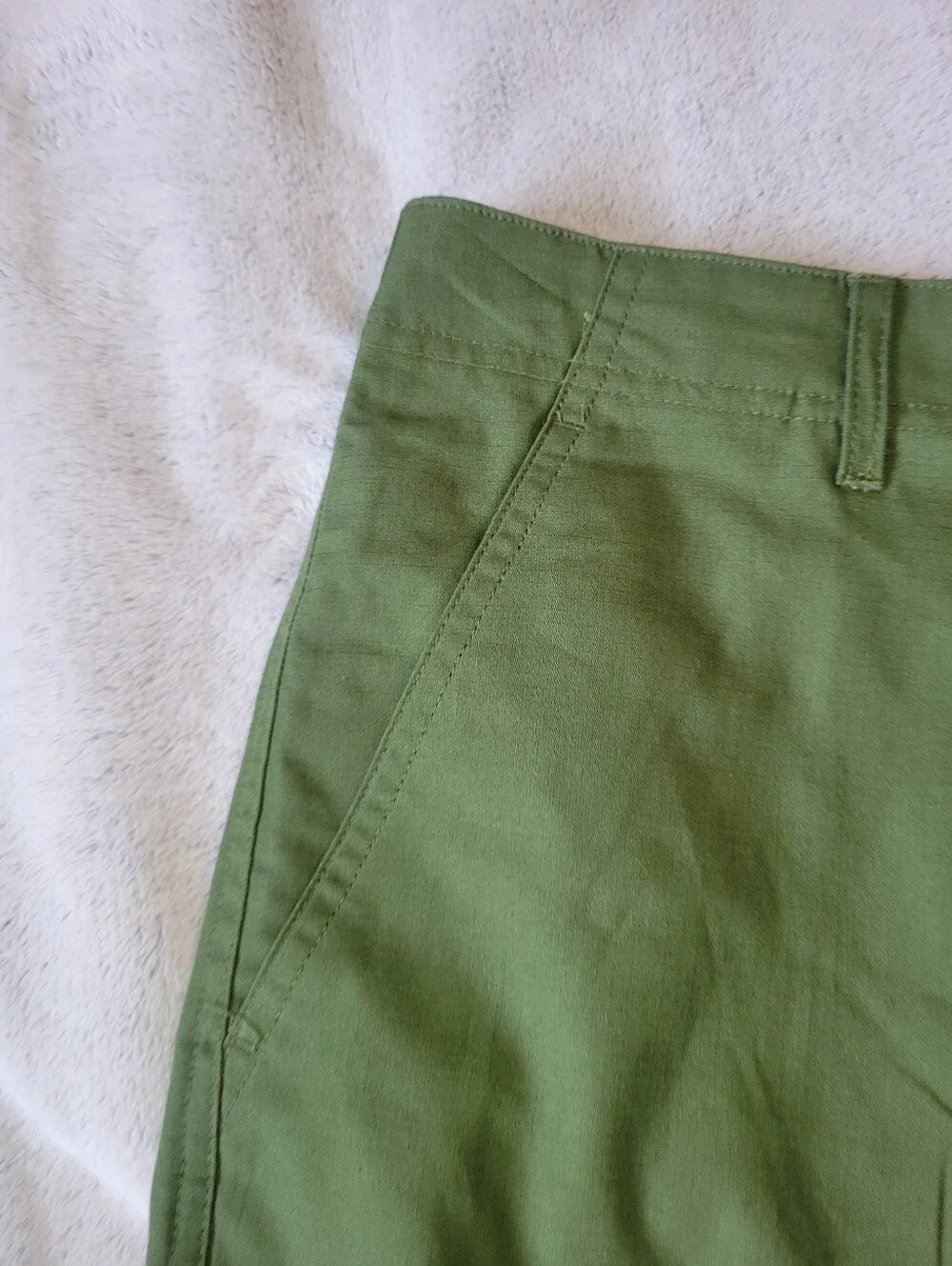 Eddie Bauer Mens Size 30 Dunite 10” Inseam Green Ripstop Cargo Shorts Hike Camp.